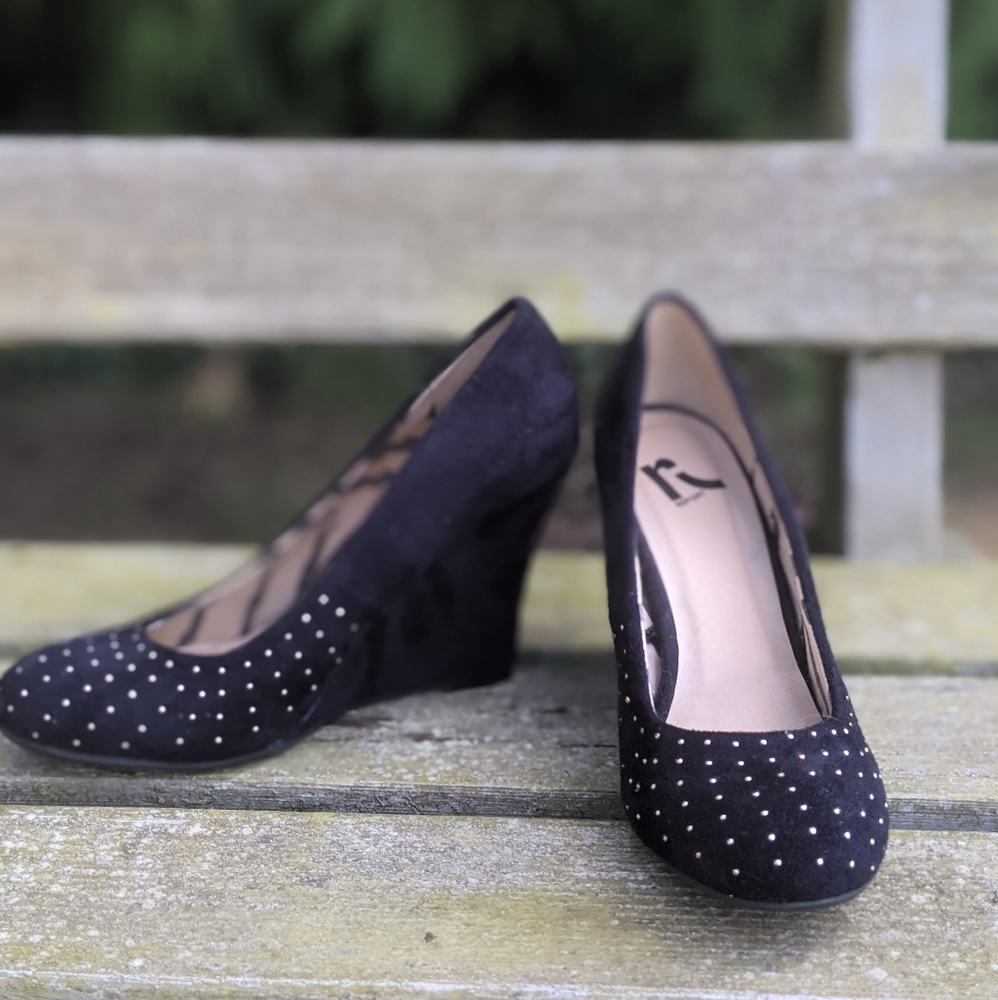 Report Embellished Wedges